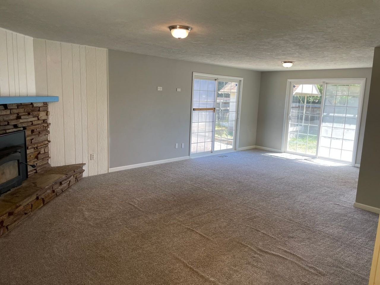 735 W Carlton Ave - Photo 2 of 17