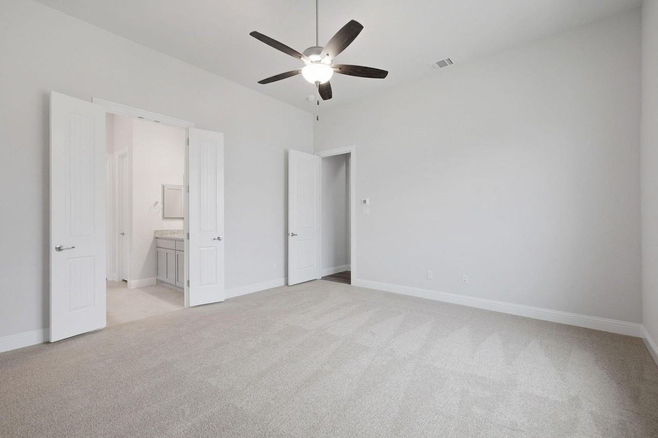 701 Waterbrook Pkwy - Photo 5 of 35