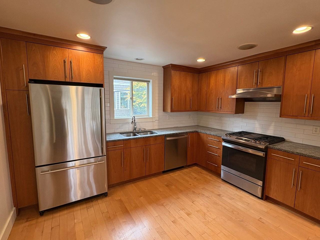 15 W Dravus St - Photo 2 of 28