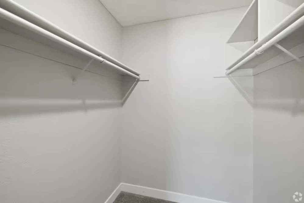 1340 W H St - Photo 2 of 16
