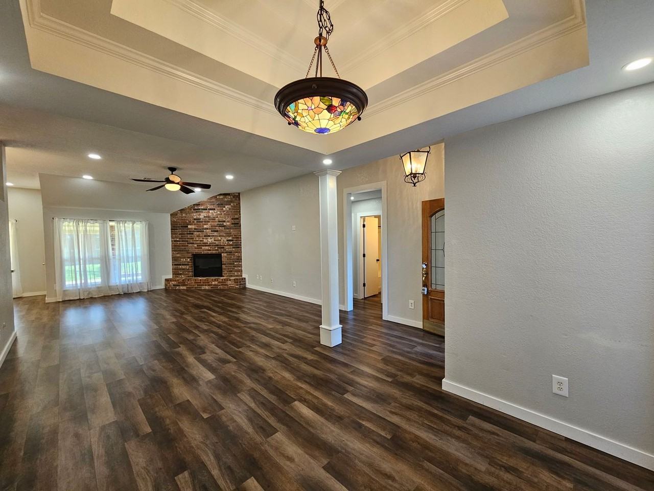 2504 Weymouth Pl - Photo 4 of 28