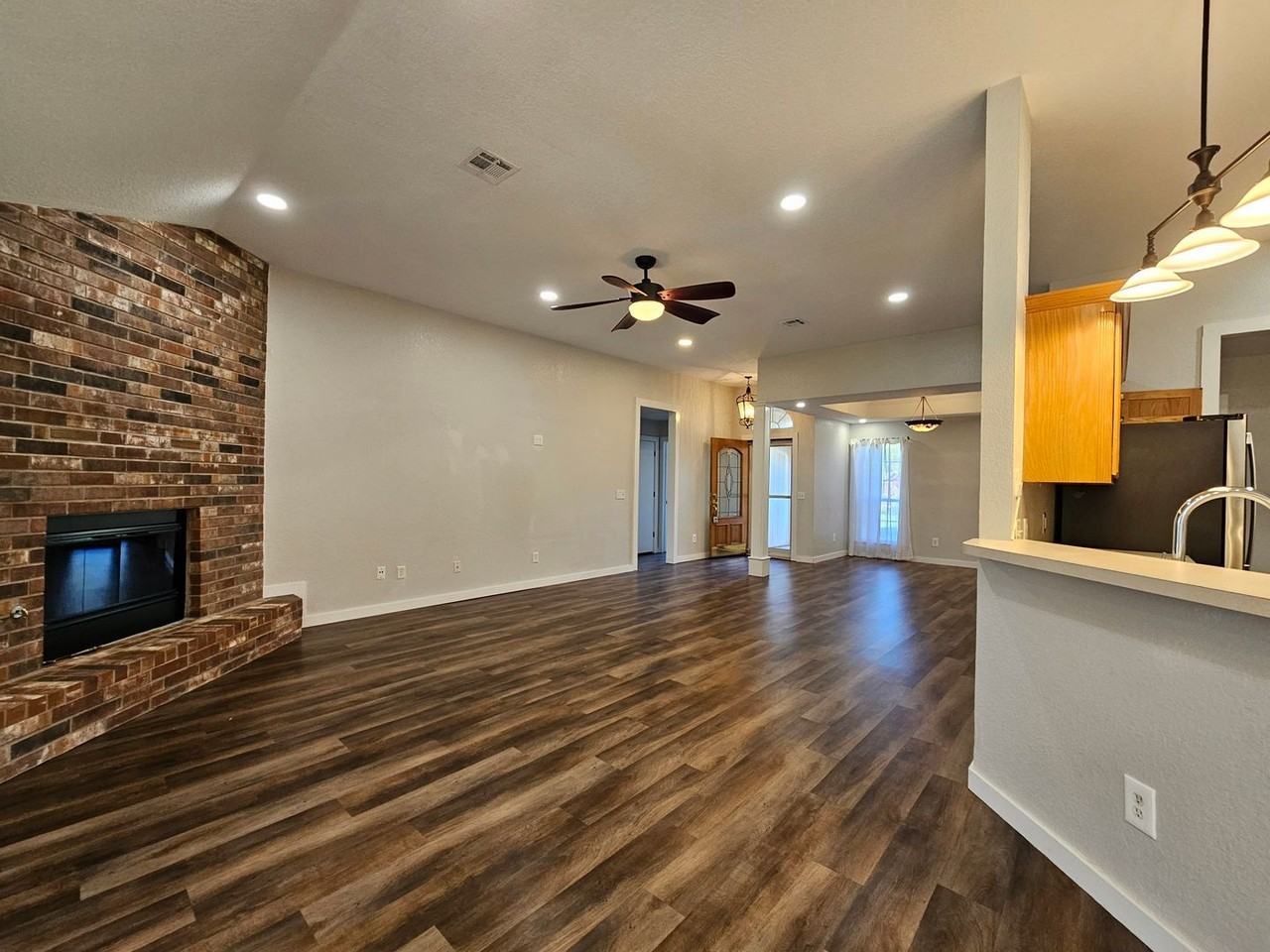 2504 Weymouth Pl - Photo 5 of 28