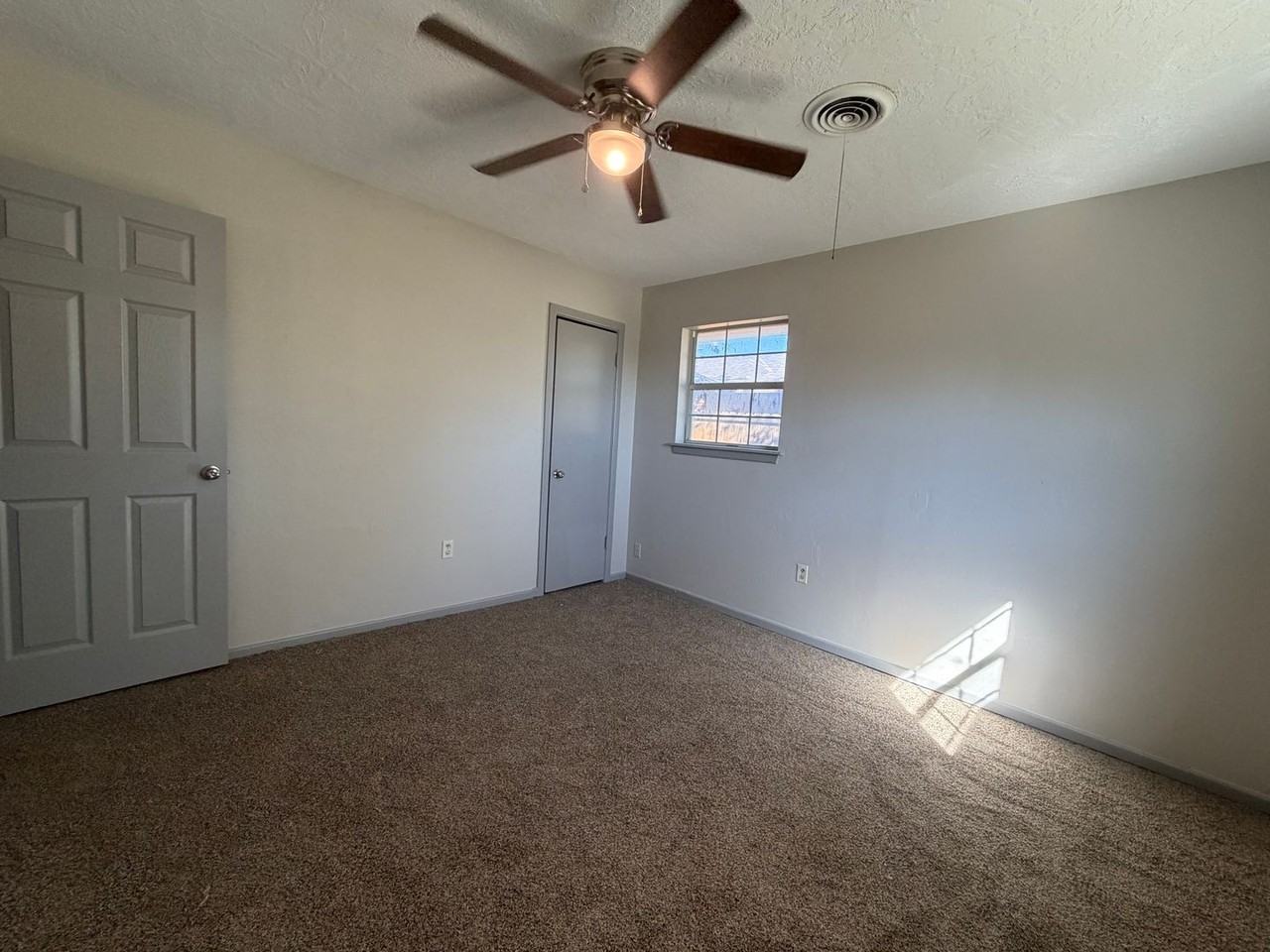 1011 Se Alta Ln - Photo 6 of 7