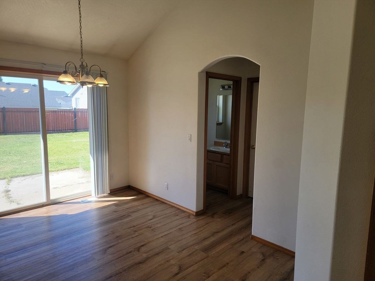 371 N Blandwood Ct - Photo 6 of 20