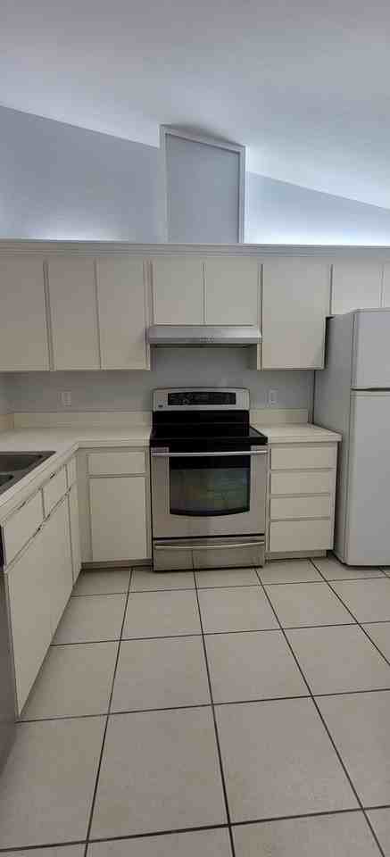 3955 Nw 23rd Cir - Photo 4 of 35