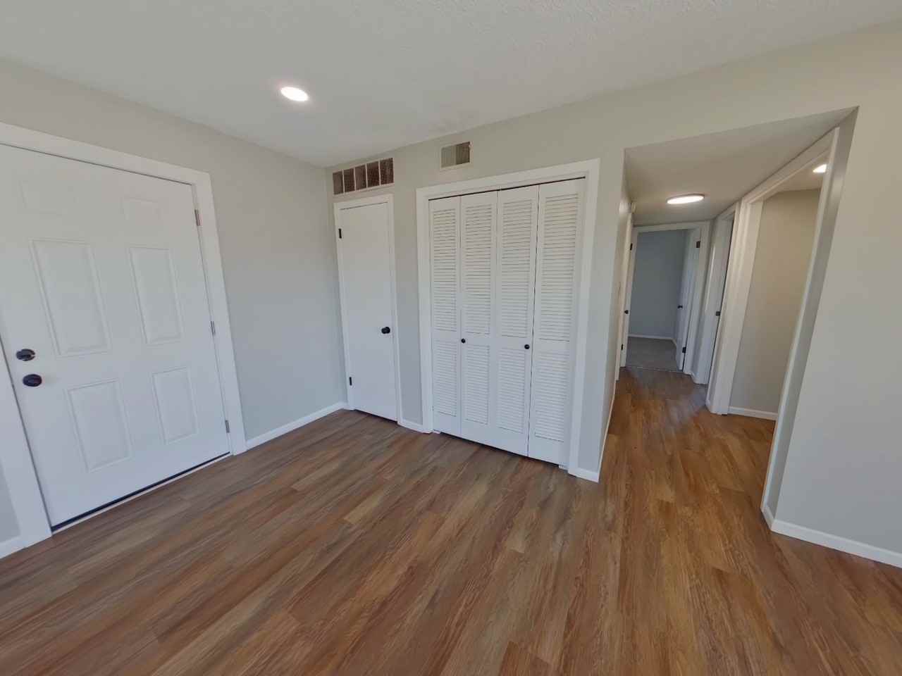 254 N Acadia Ave #4 - Photo 3 of 11