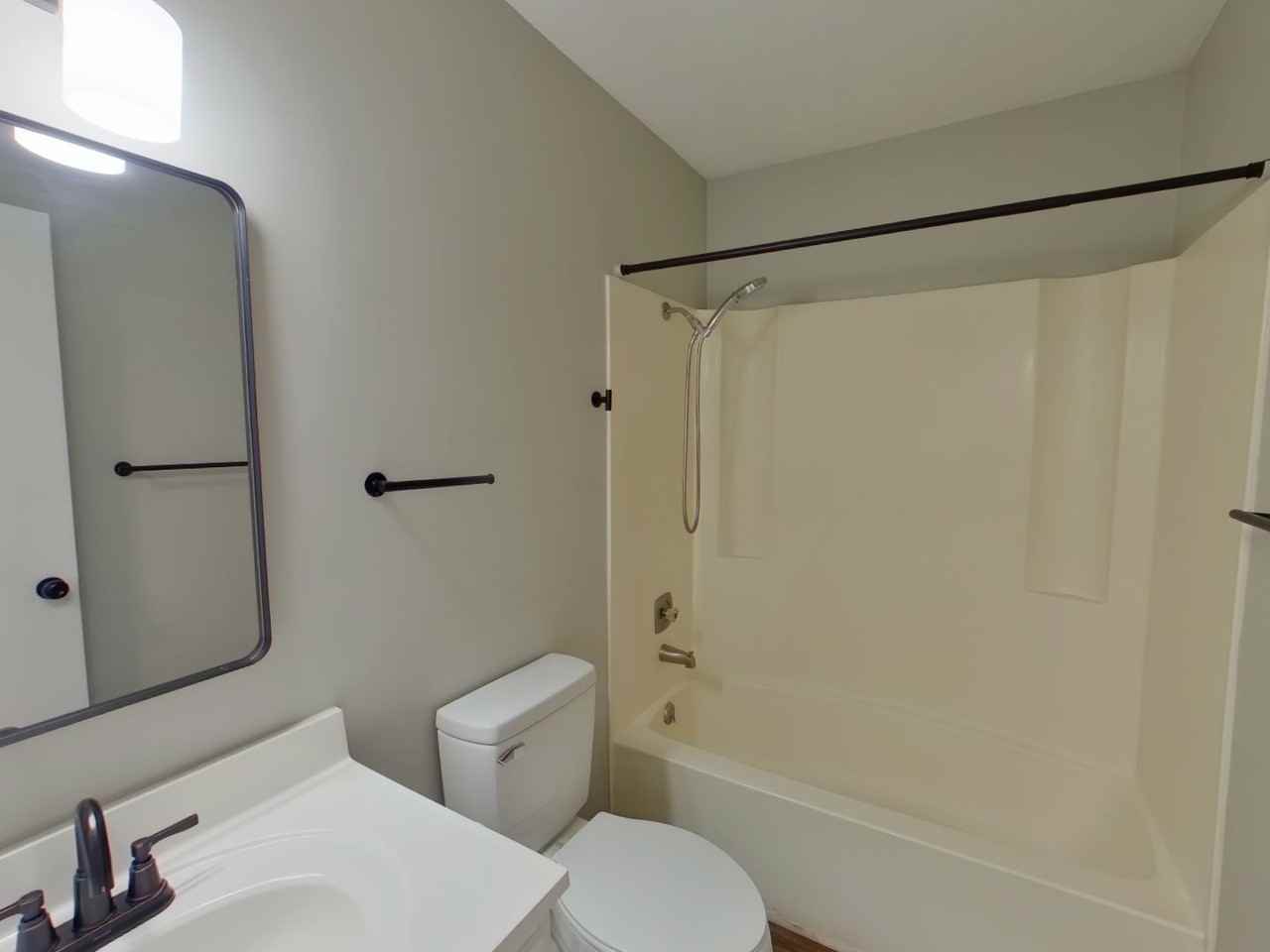 254 N Acadia Ave #4 - Photo 7 of 11