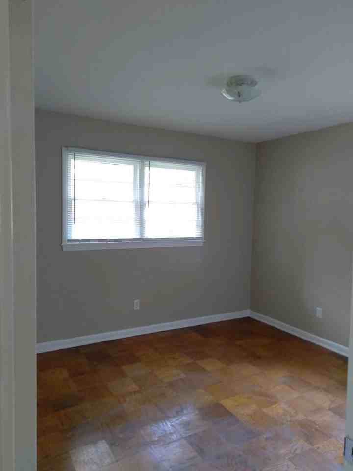 704 Deauville Dr - Photo 4 of 15