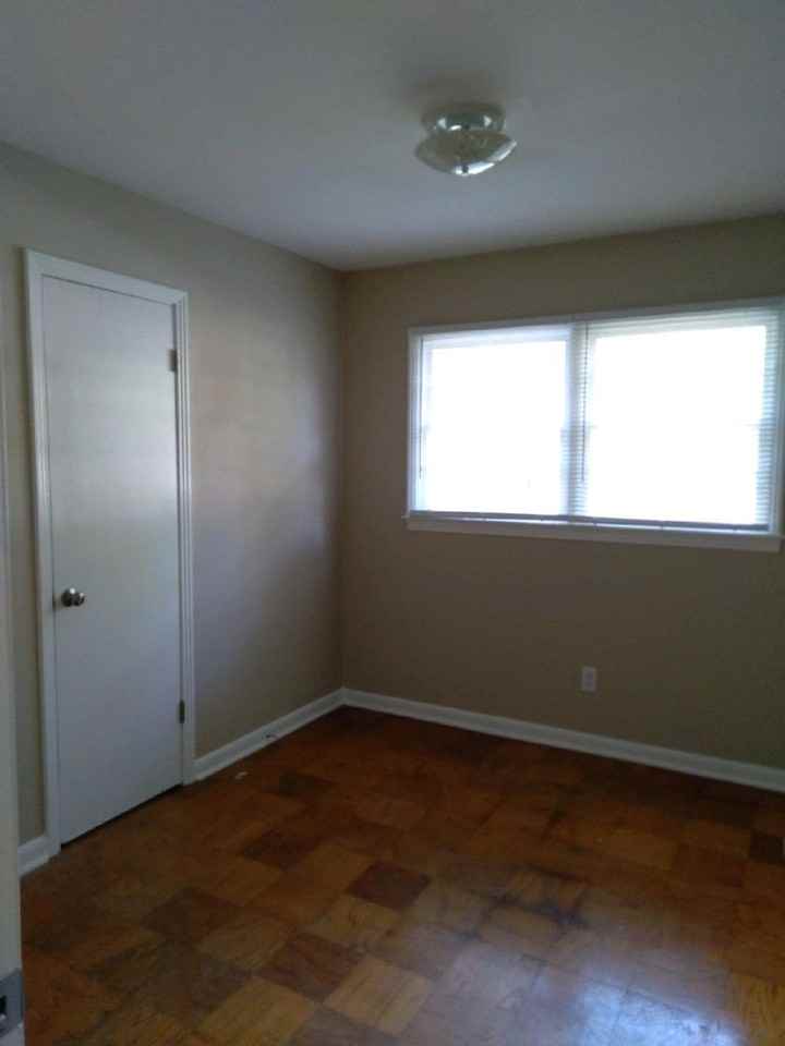 704 Deauville Dr - Photo 5 of 15