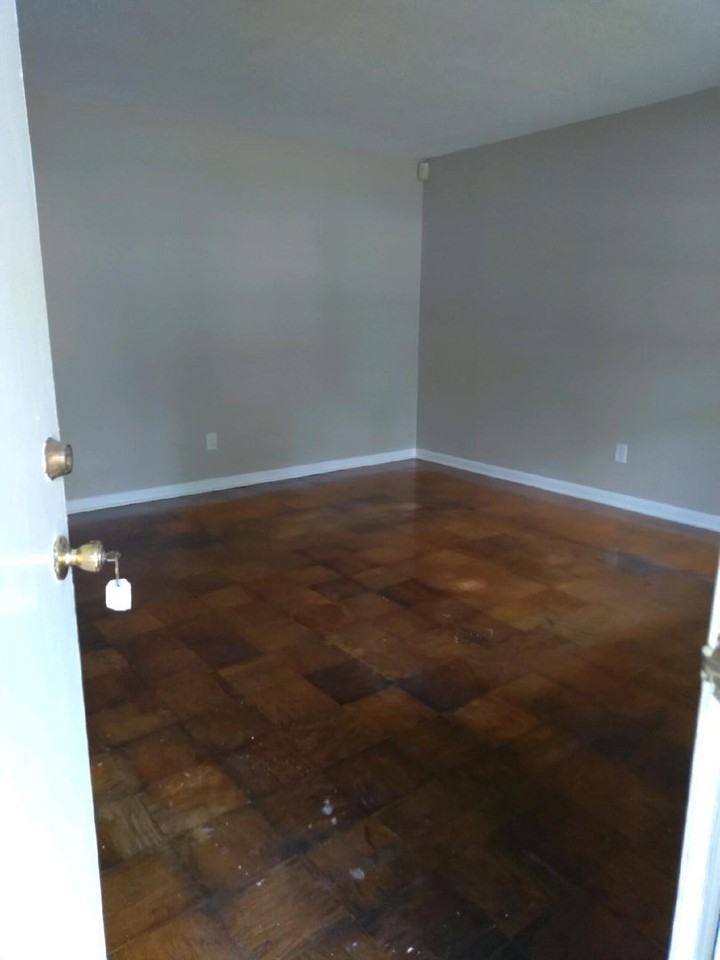 704 Deauville Dr - Photo 6 of 15
