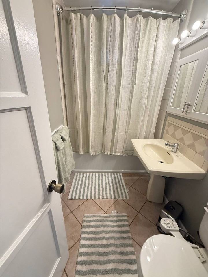 912 Marco Pl - Photo 5 of 9