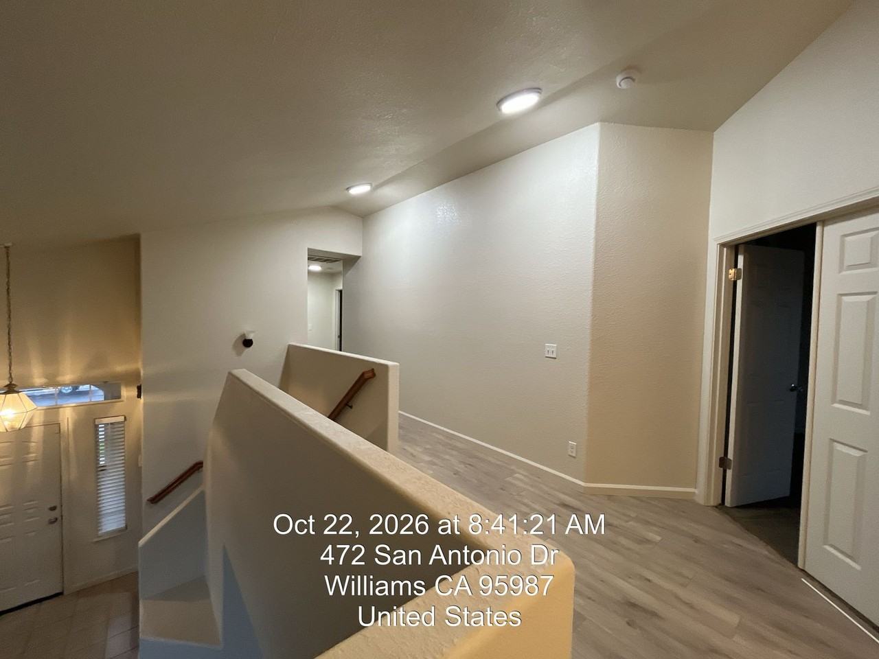472 San Antonio Dr - Photo 4 of 8