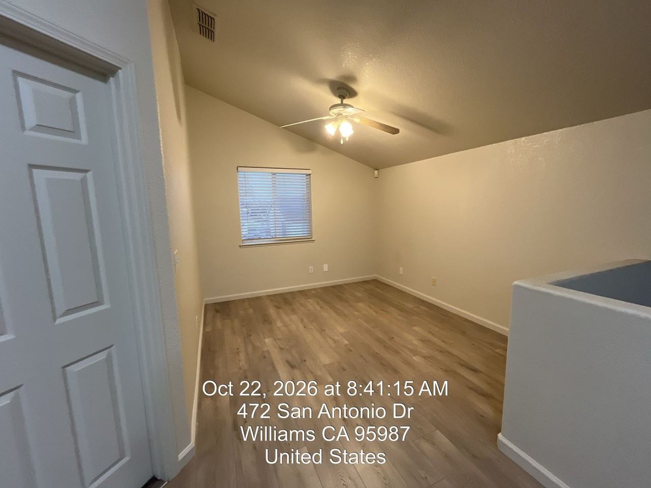 472 San Antonio Dr - Photo 5 of 8