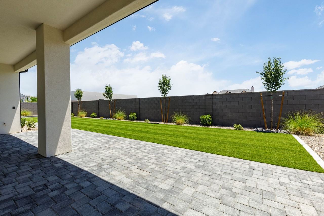 2736 E Moorland Dr - Photo 6 of 50