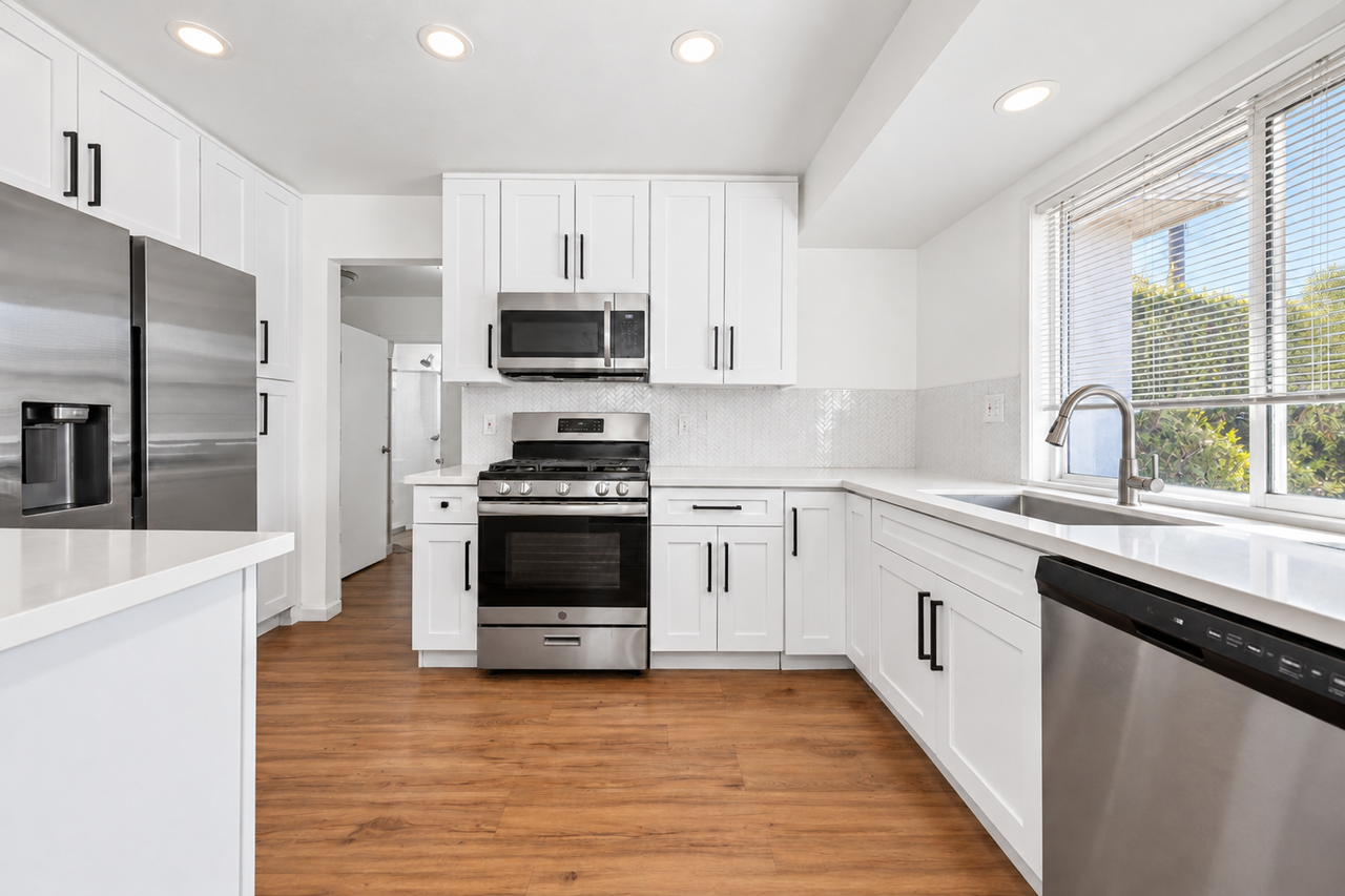 5229 Tipton St - Photo 5 of 21