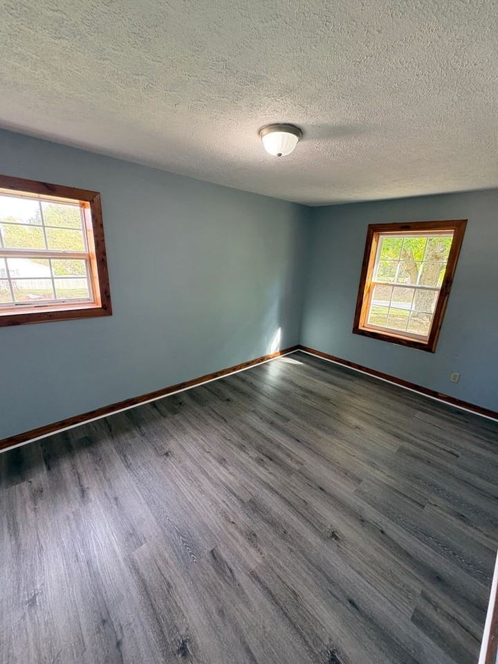 374 Etoile Rd - Photo 6 of 8