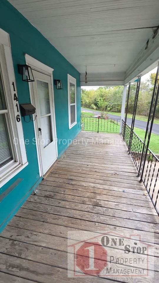 1416 S Northern Blvd - Photo 3 of 22