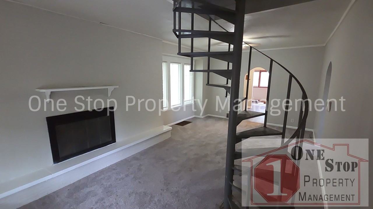 1416 S Northern Blvd - Photo 4 of 22