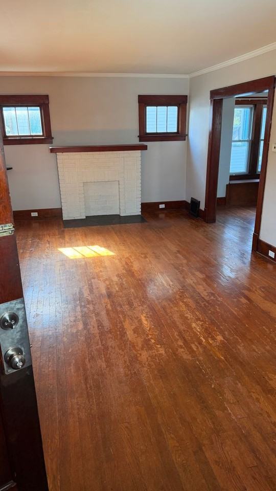 556 Spruce Ave - Photo 2 of 9
