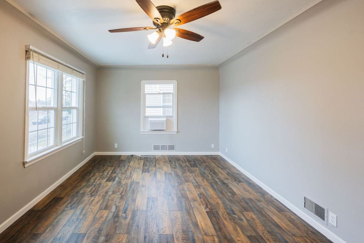 445 5th St - Photo 5 of 28