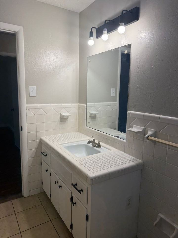 5907 Nw Dearborn Ave - Photo 6 of 18
