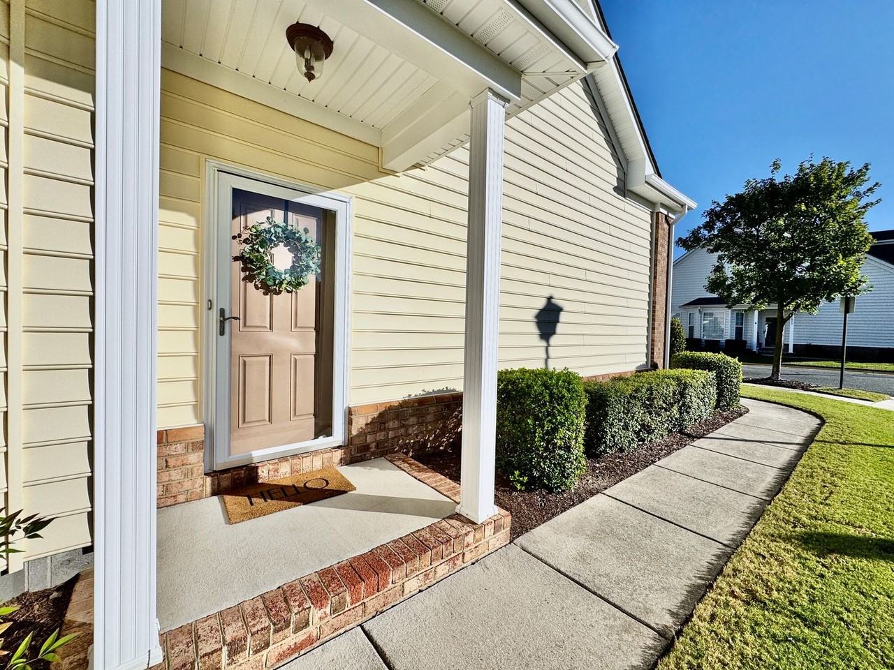 4612 Plumstead Dr - Photo 4 of 50