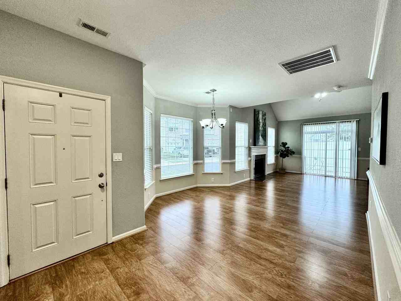 4612 Plumstead Dr - Photo 7 of 50