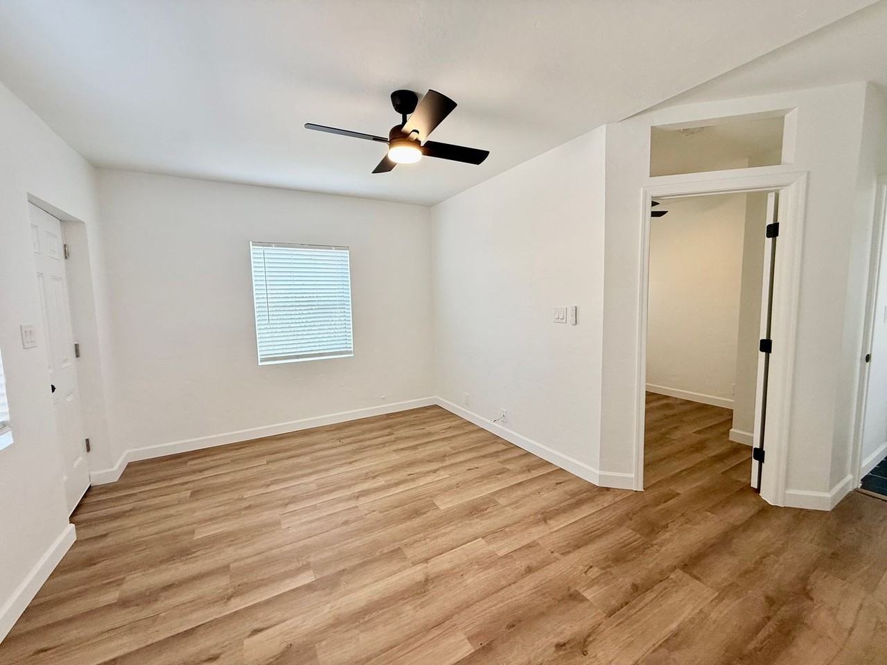 1236 E 9th St - Photo 2 of 17
