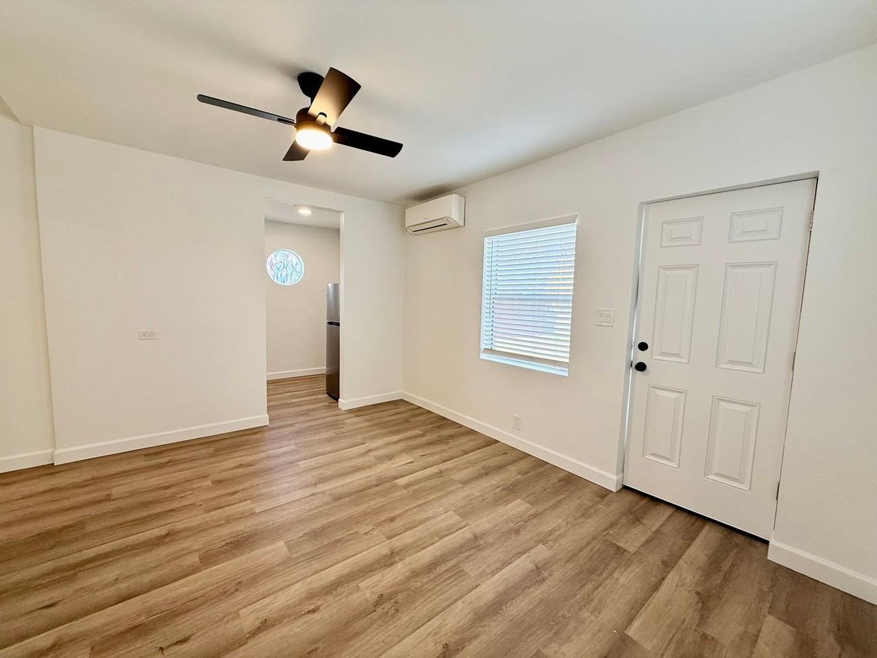 1236 E 9th St - Photo 4 of 17