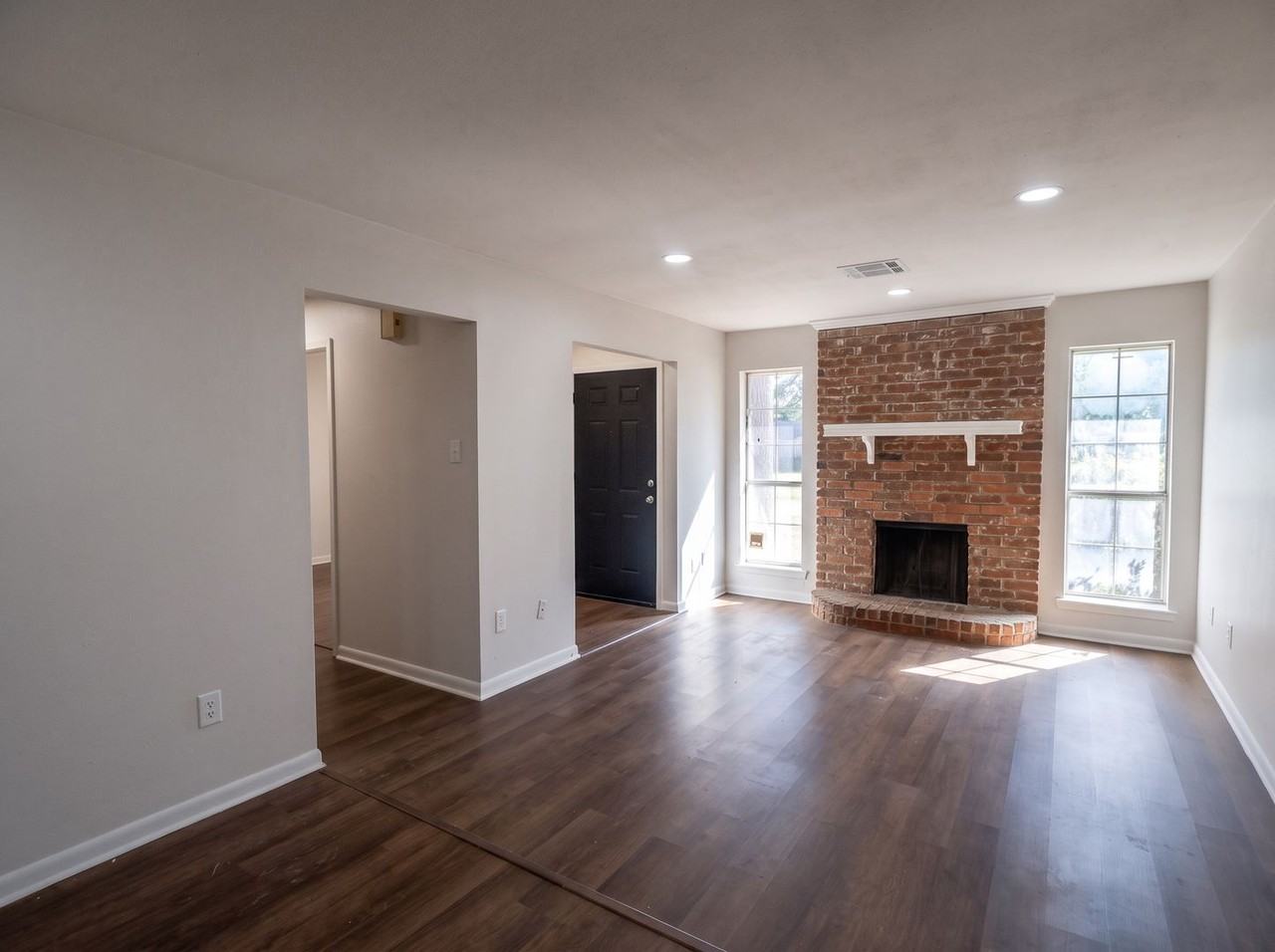 2924 Mackey Ln - Photo 4 of 18