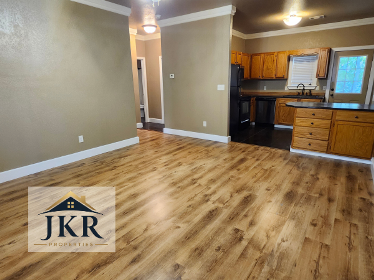 329 E Narroway - Photo 3 of 13