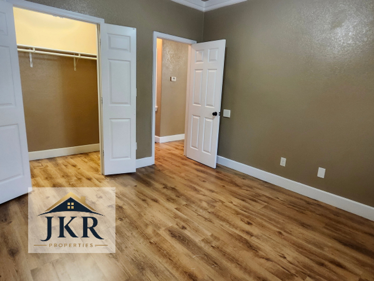 329 E Narroway - Photo 7 of 13