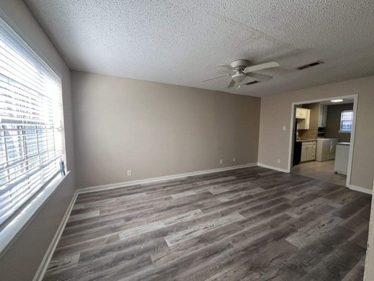 5244 Stumberg Ln - Photo 2 of 11