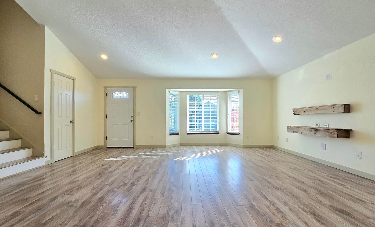 9209 15th Pl Se - Photo 2 of 22