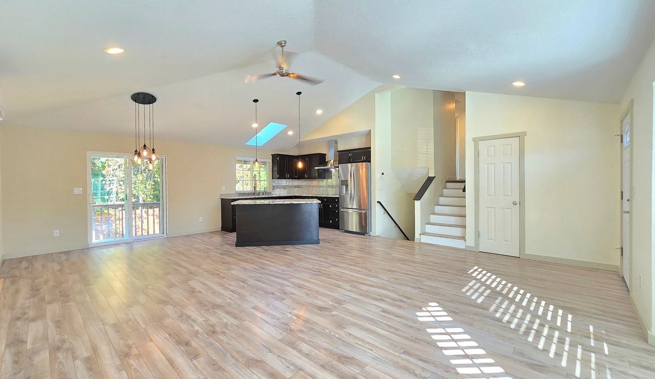 9209 15th Pl Se - Photo 3 of 22
