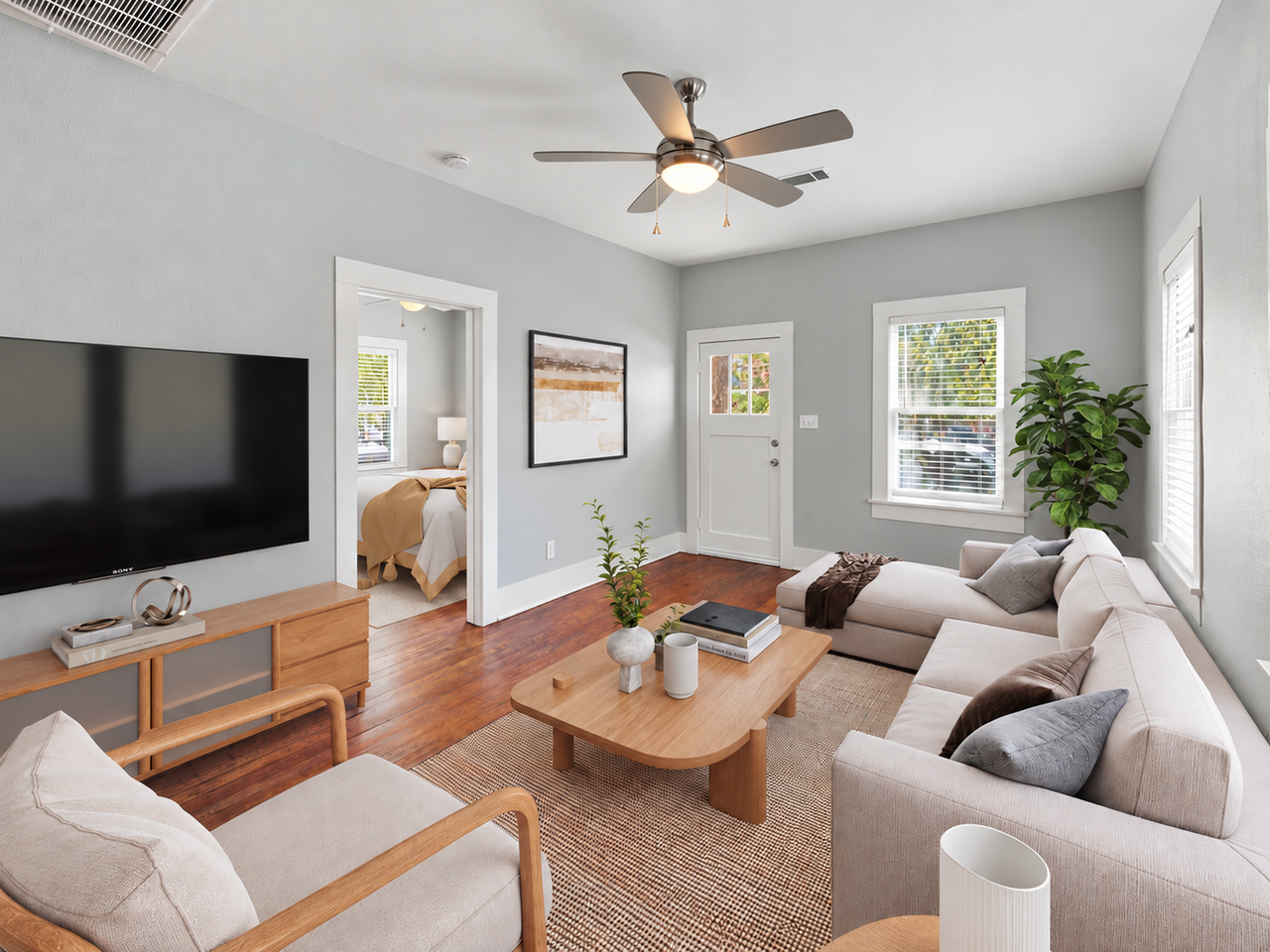 306 W 41st St - Photo 4 of 20