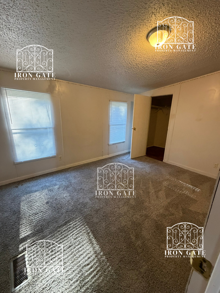 104 Hickory Forest Dr - Photo 4 of 9