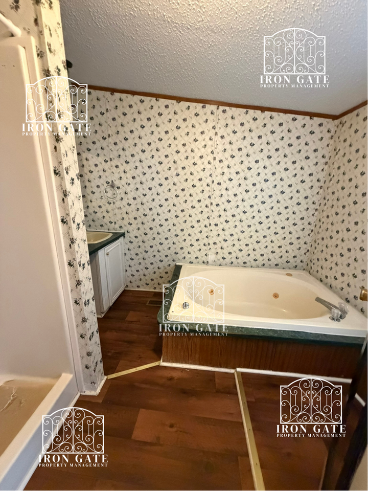 104 Hickory Forest Dr - Photo 5 of 9