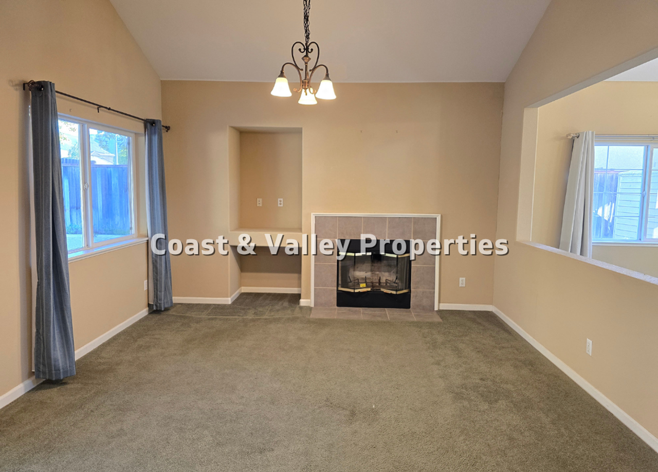 1061 Santa Inez - Photo 4 of 19