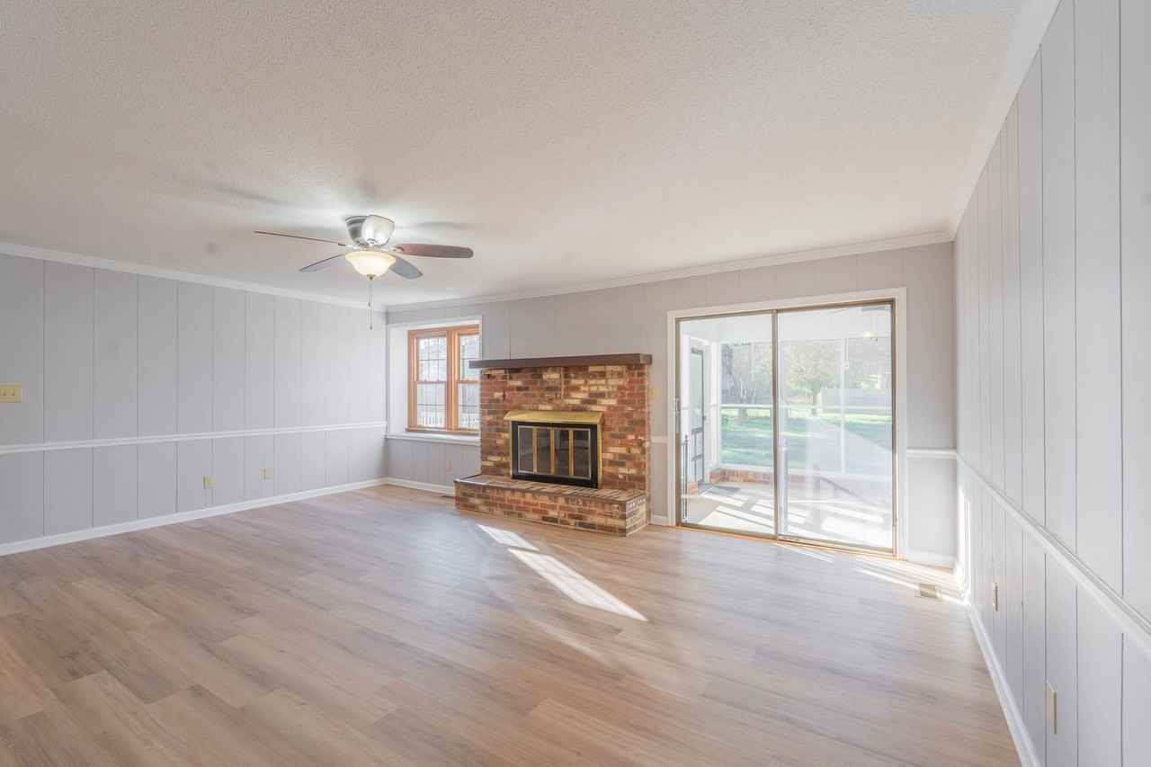 504 Carson Rd - Photo 5 of 29