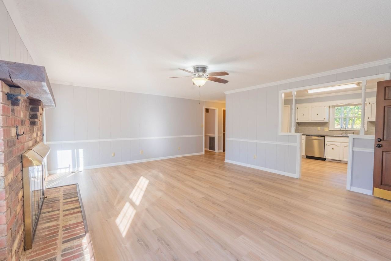 504 Carson Rd - Photo 7 of 29