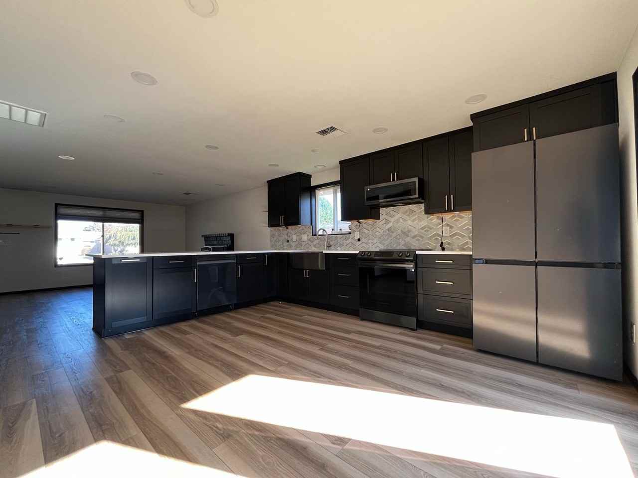 15921 Ne 2nd St - Photo 5 of 29
