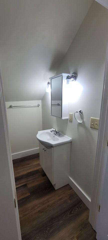 404 W 6th St - Photo 4 of 24