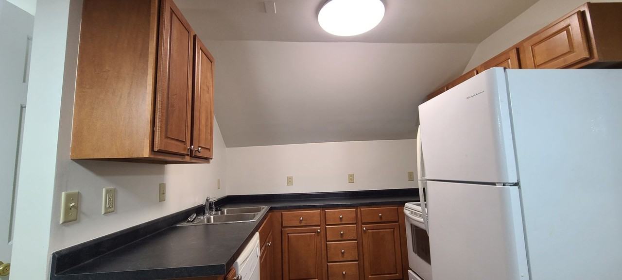 404 W 6th St - Photo 5 of 24