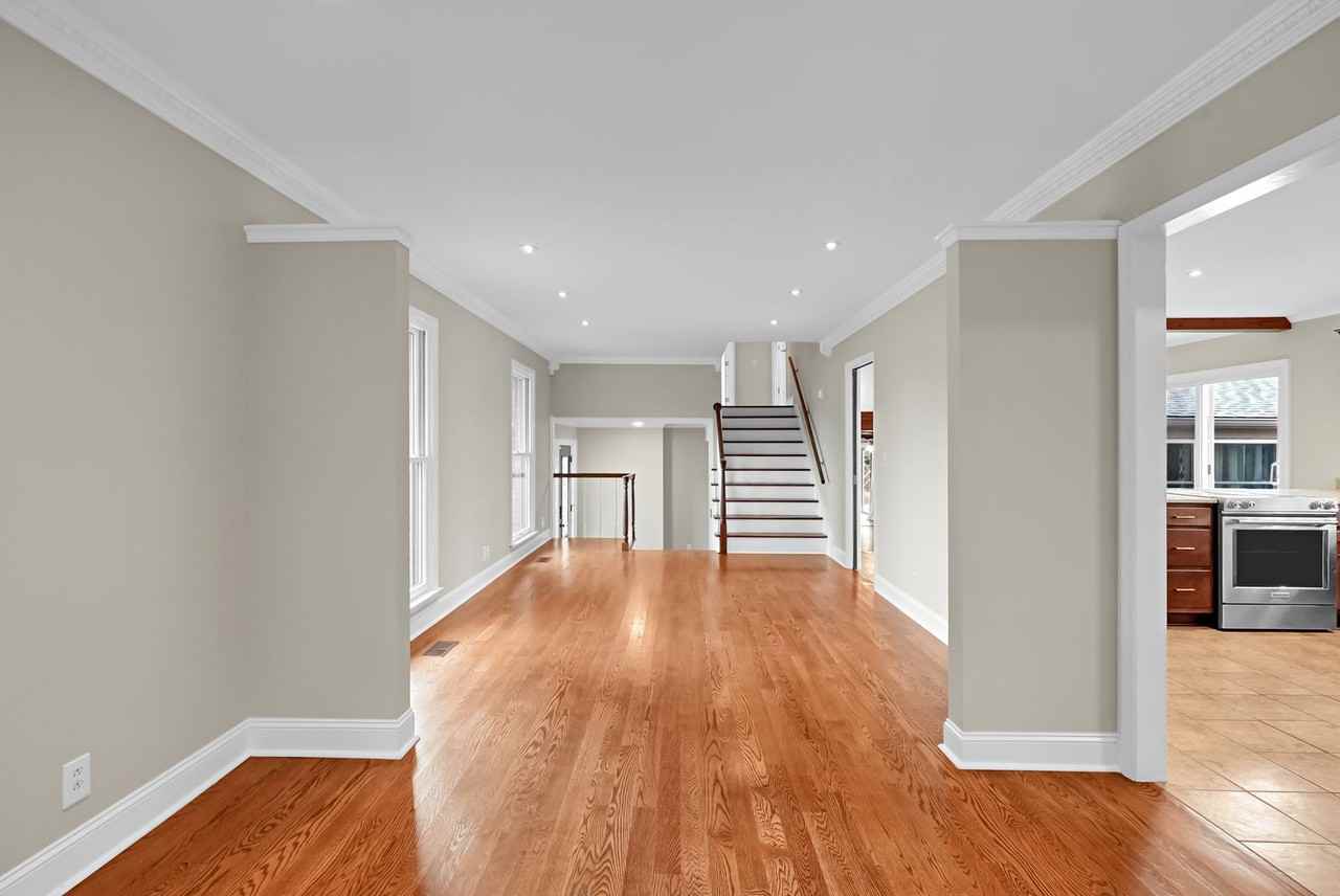 711 Warrior Dr - Photo 4 of 40