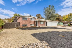 featured image of 1246 E Hyland Lake Dr