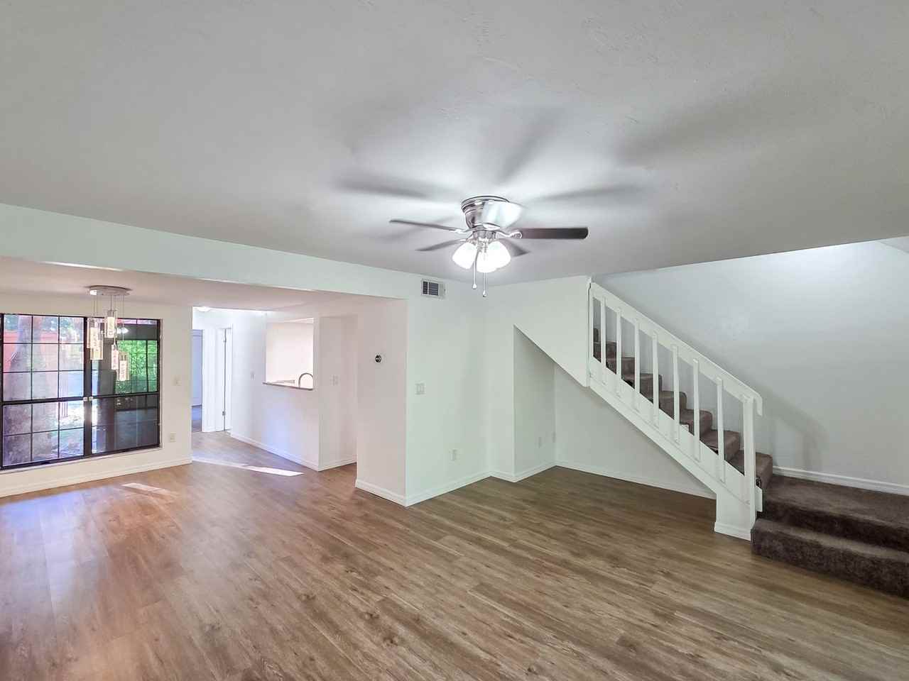 825 Sw 55th Ter - Photo 3 of 21
