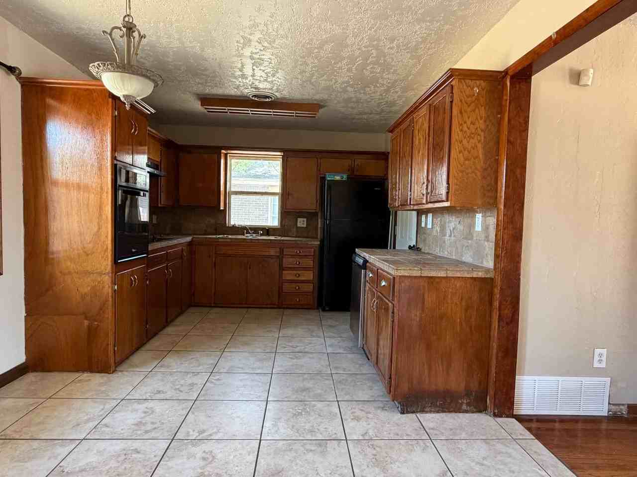 4525 Sw Atom Ave - Photo 4 of 14