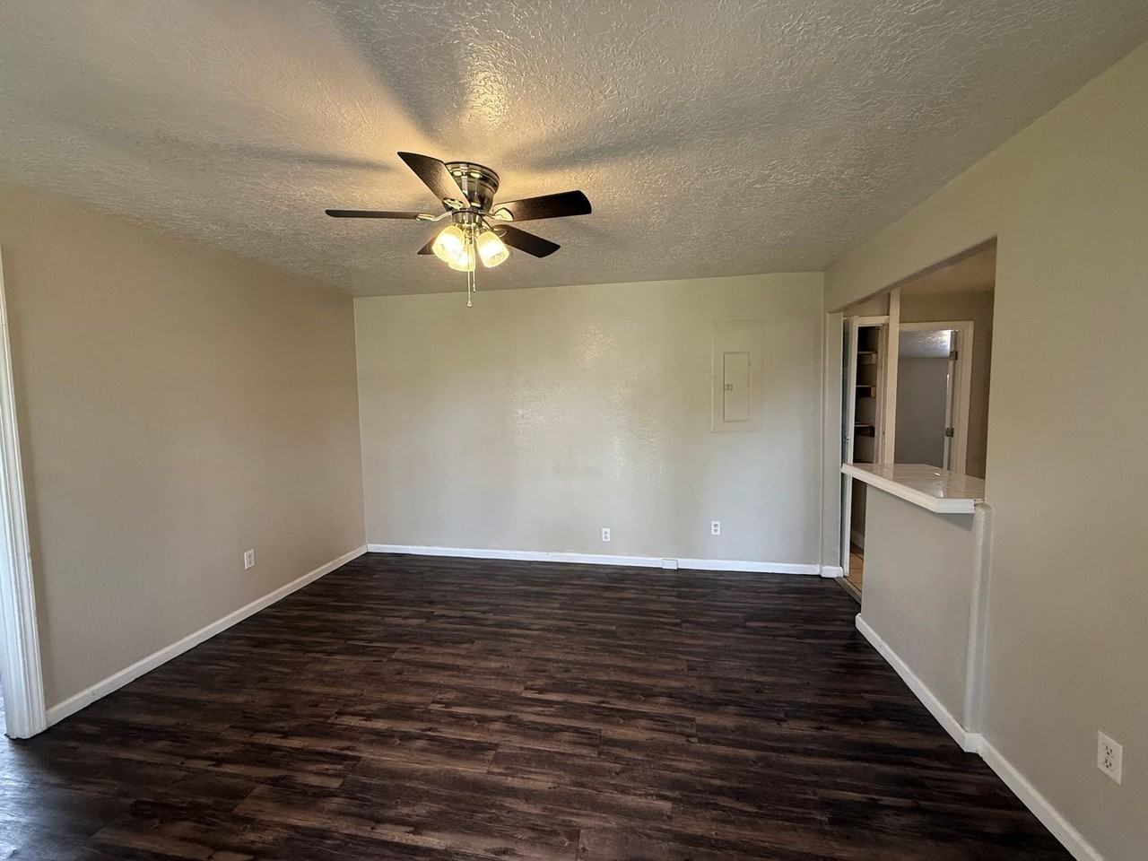 1220 N Lea St - Photo 2 of 13