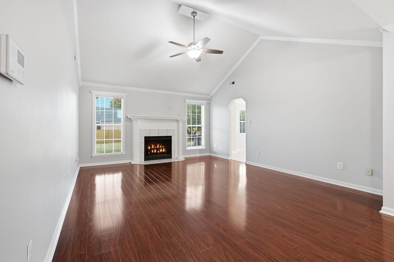637 Gooch Ln - Photo 4 of 14